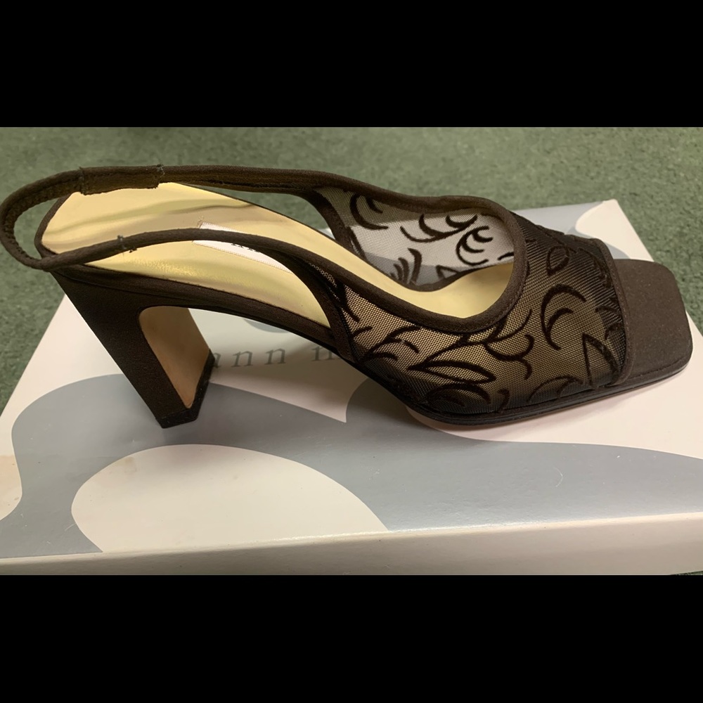 Ladies beautiful brown sling back sandal
